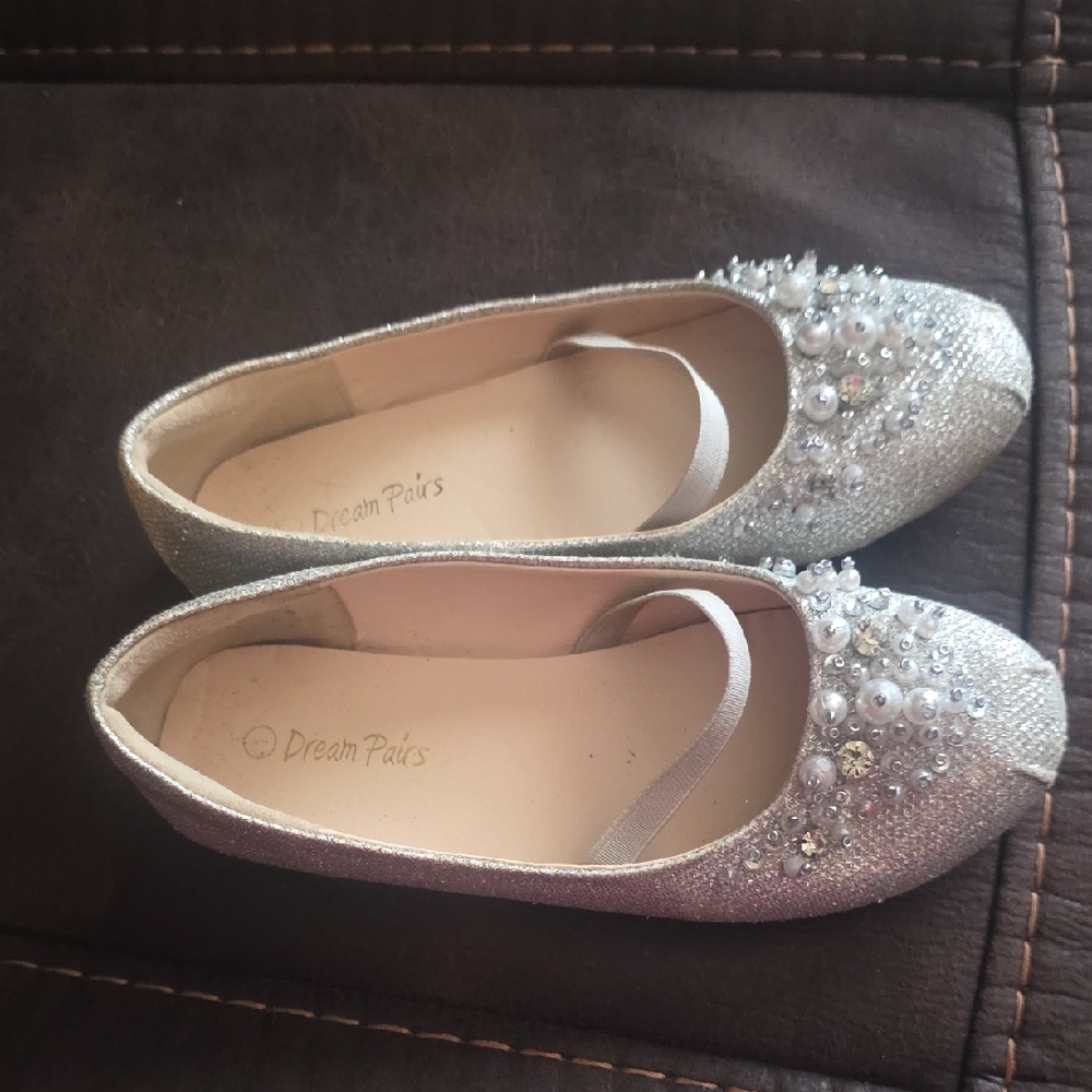 Dream Pairs Glittering Silver Girl's Flats